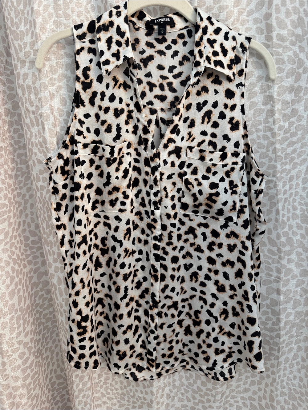 Express Sleeveless Button-Down Shirt in White, Black & Tan Leopard Print